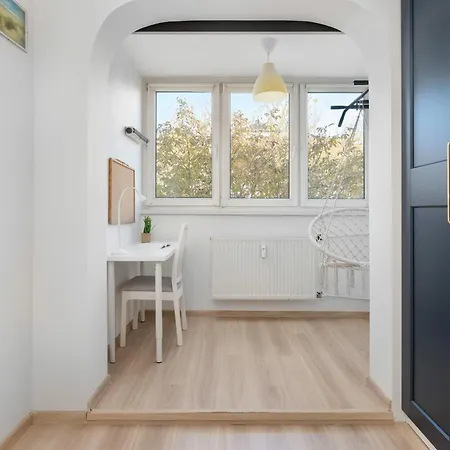 Comfortable Near The Old Town Perfect Place For Remote Work And For Sightseeing By Renters Apartment